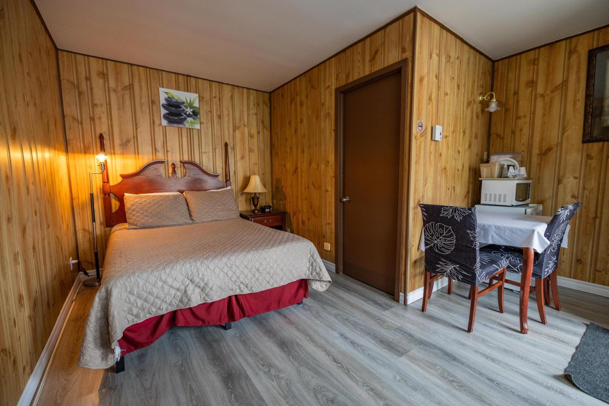 Motel Deblois Сент-Анн-де-Бопре Экстерьер фото