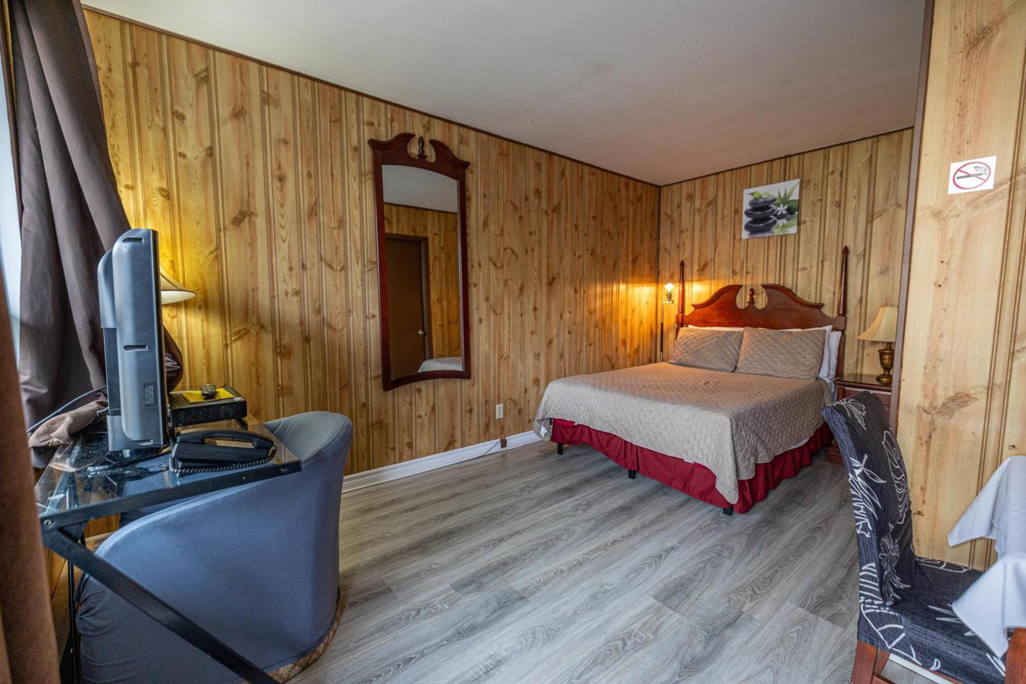 Motel Deblois Сент-Анн-де-Бопре Экстерьер фото