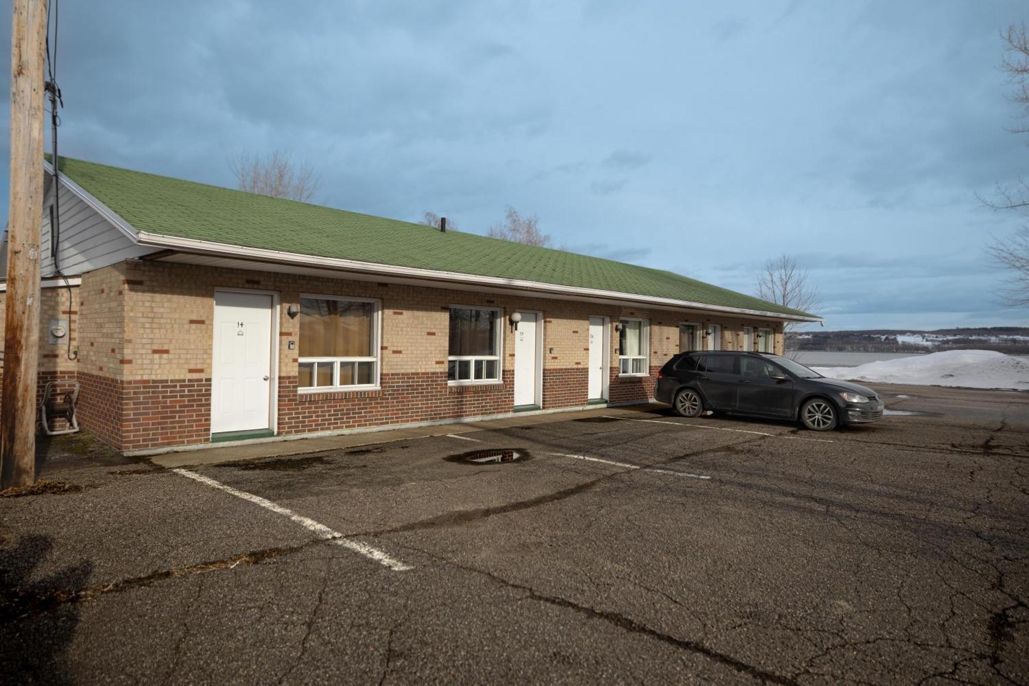 Motel Deblois Сент-Анн-де-Бопре Экстерьер фото